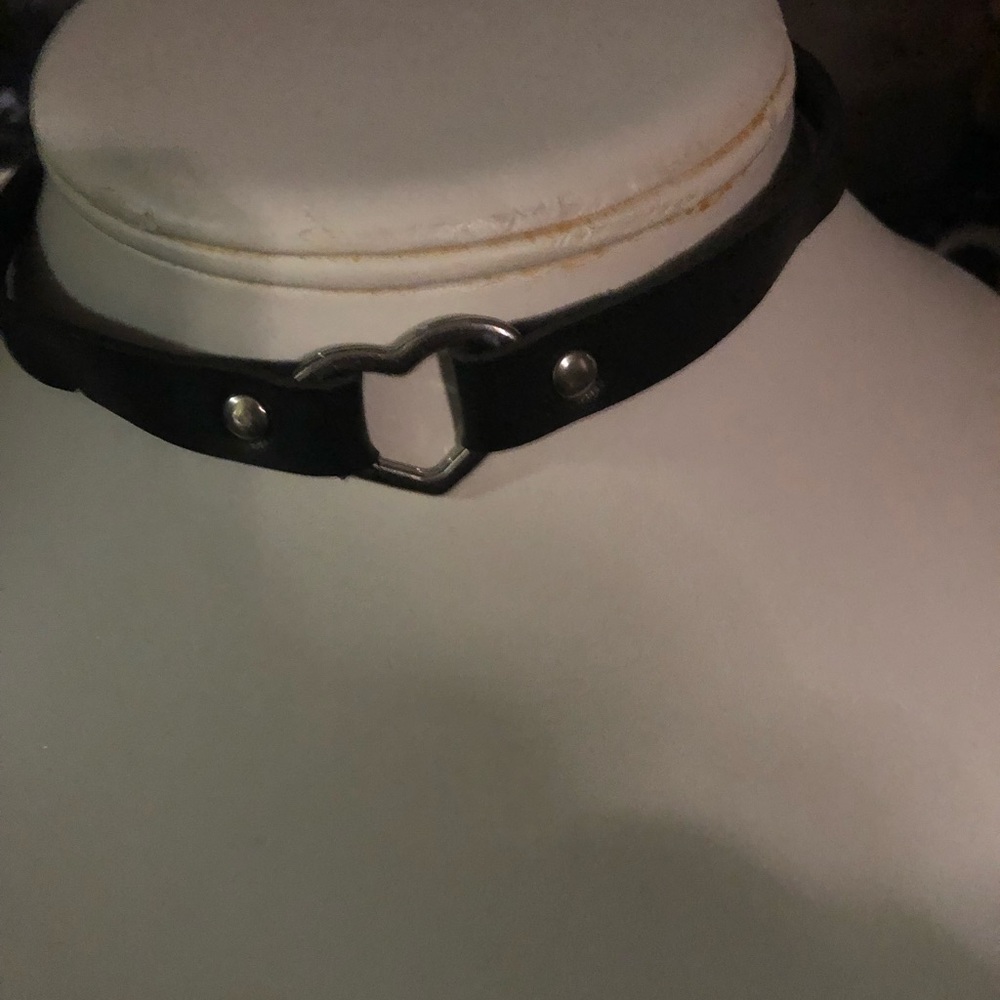 ❤️Bondage Fetish Leather Necklace w/Heart- 496 $20 or $15 w/offer